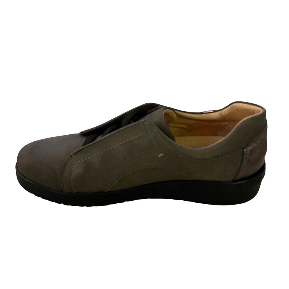 Samuel Hubbard NEW Women's Sneaker Style Comfort Shoes Gray Leather Slip On- 8‎